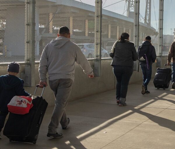 Government Urges Migrants to Leave US in Controversial Email Campaign