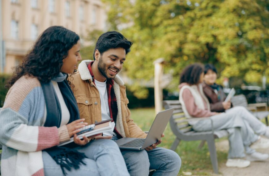 Essential Canadian Banking Tips for International Students Webinar