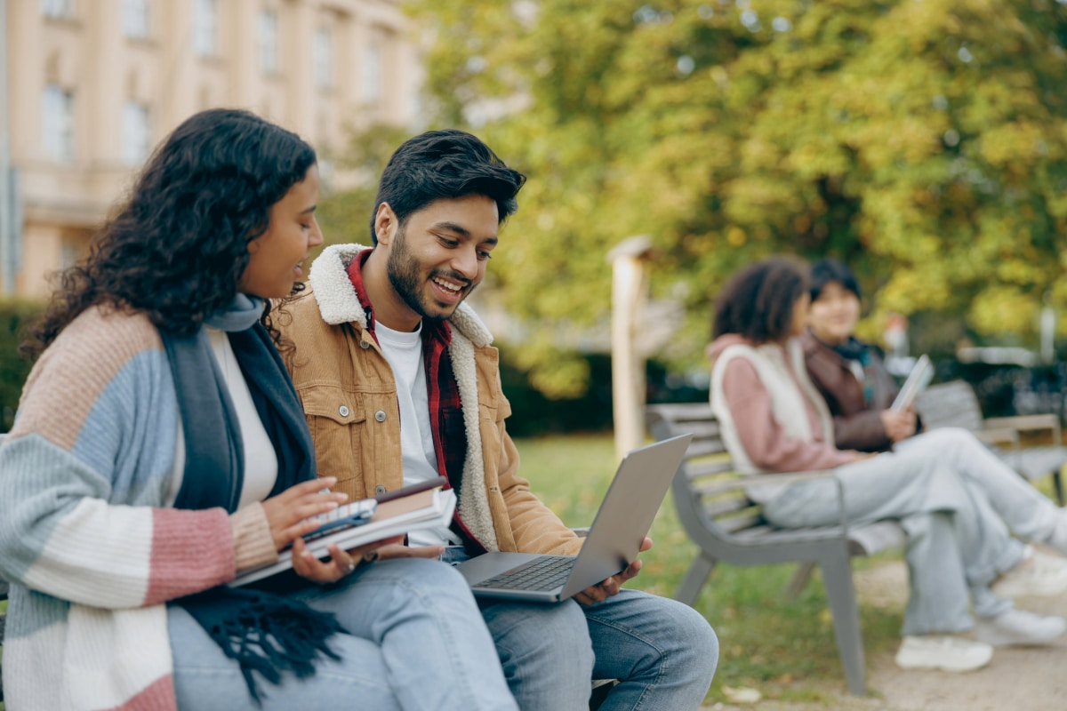 Essential Canadian Banking Tips for International Students Webinar