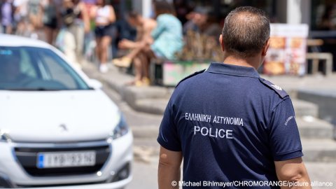 Greece Arrests 20 Suspected Human Smugglers Amidst Crisis