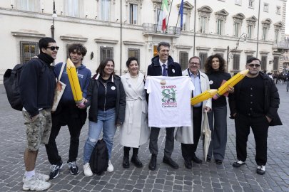 Italians Favor Shorter Citizenship Process, New Poll Reveals
