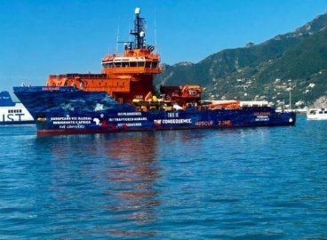 Italy: Rescued Migrants Face Smuggling Accusations