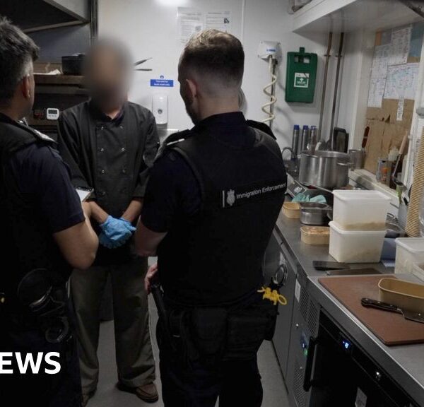 London Food Spots Raided in Search for Illegal Workers