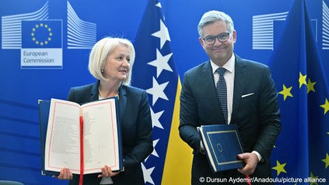 EU and Bosnia Forge Agreement to Curb Irregular Migration