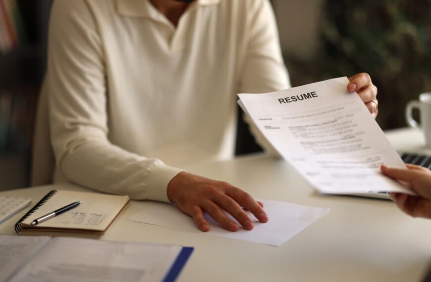 Essential Resume Writing Tips for New Canadians