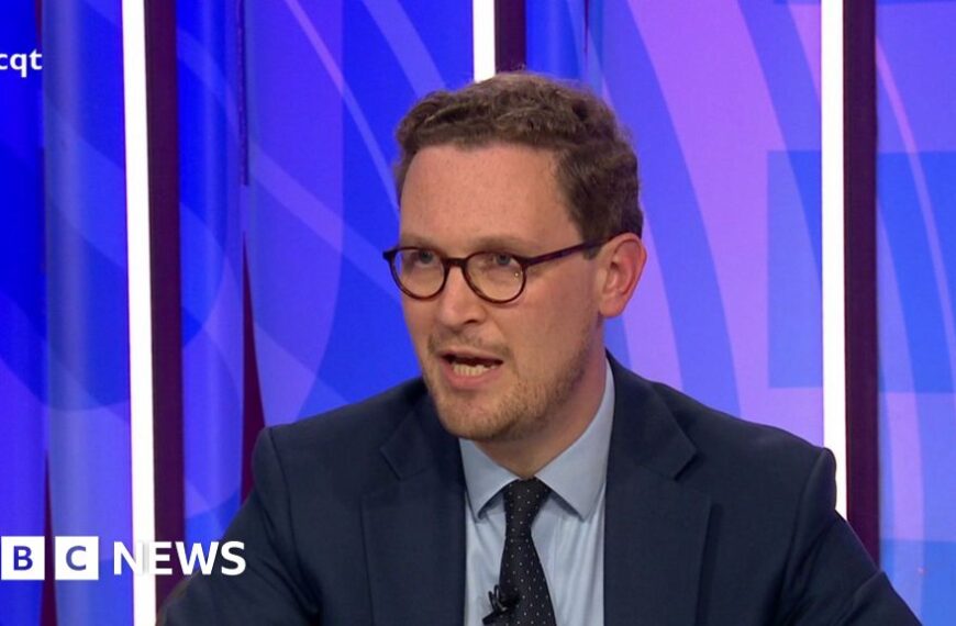 Labour Minister's Controversial Small Boat Remarks Spark Debate