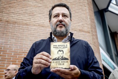 Spain Must Designate Ports for Migrants, Not Italy