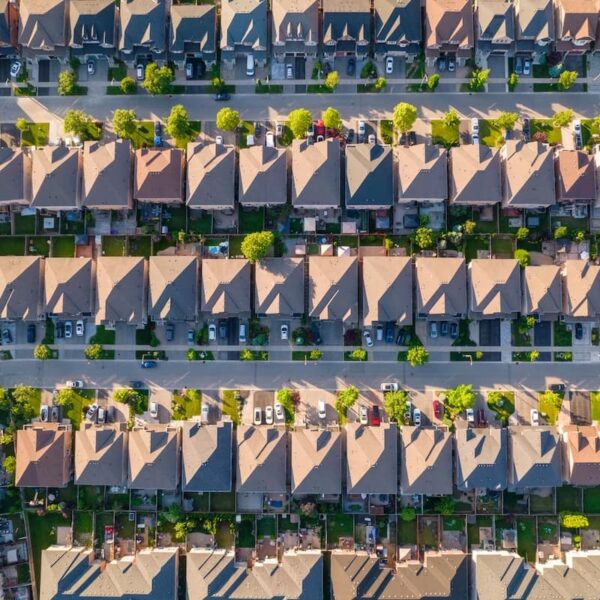 Canada's Rental Market Weakens as Temporary Residents Depart