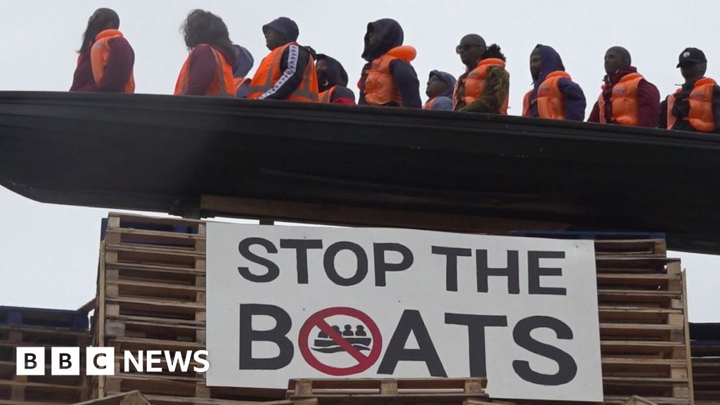 Church Leaders Denounce Refugee Effigy in Bonfire Protest