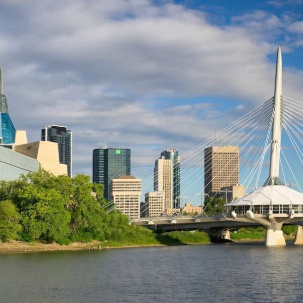 Manitoba PNP Suspends Employer Services Application Intake