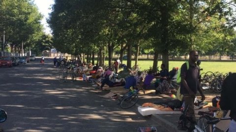 Migrant Jobseekers Face Hardships in Italian Park Accommodation