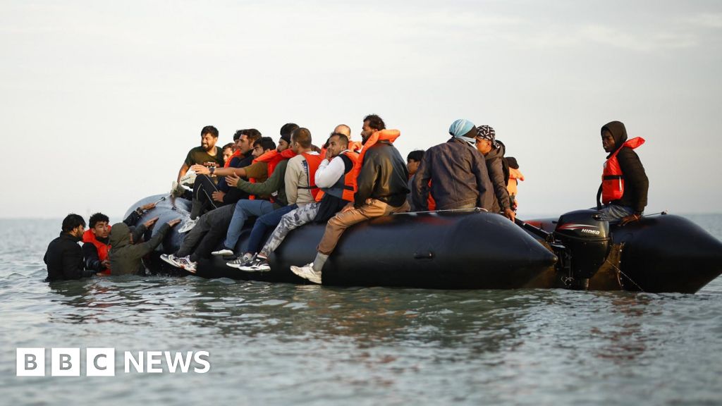 New Sanctions Target People-Smuggling Gangs for First Time