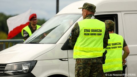 Poland Reinstitutes Border Checks for Migrants with Germany, Lithuania