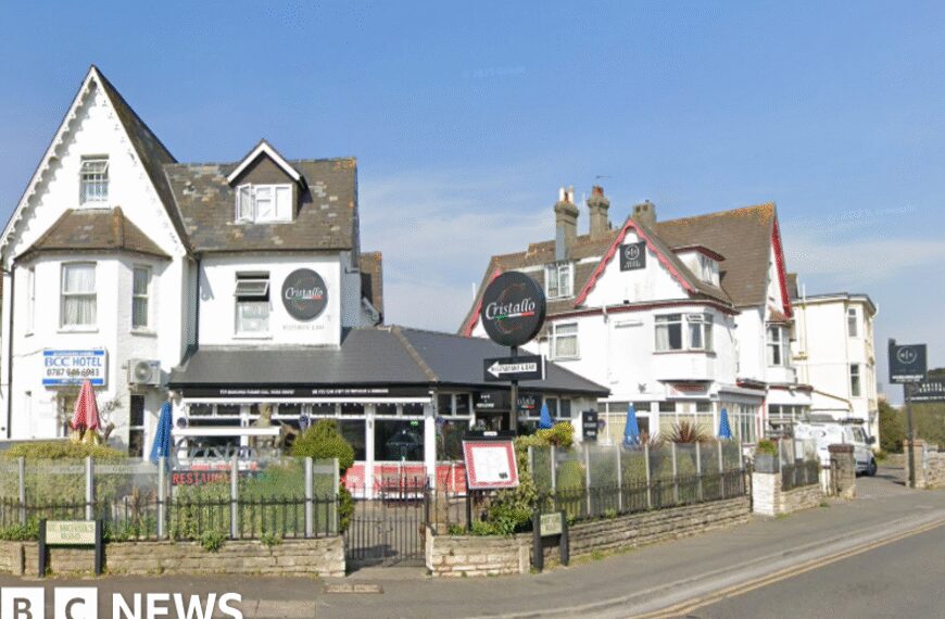 Bournemouth Restaurant's Alcohol License Revoked After Immigration Raid