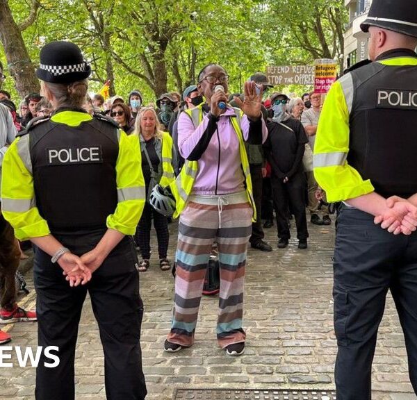 Bristol Residents Unite Against Anti-Immigration Rally