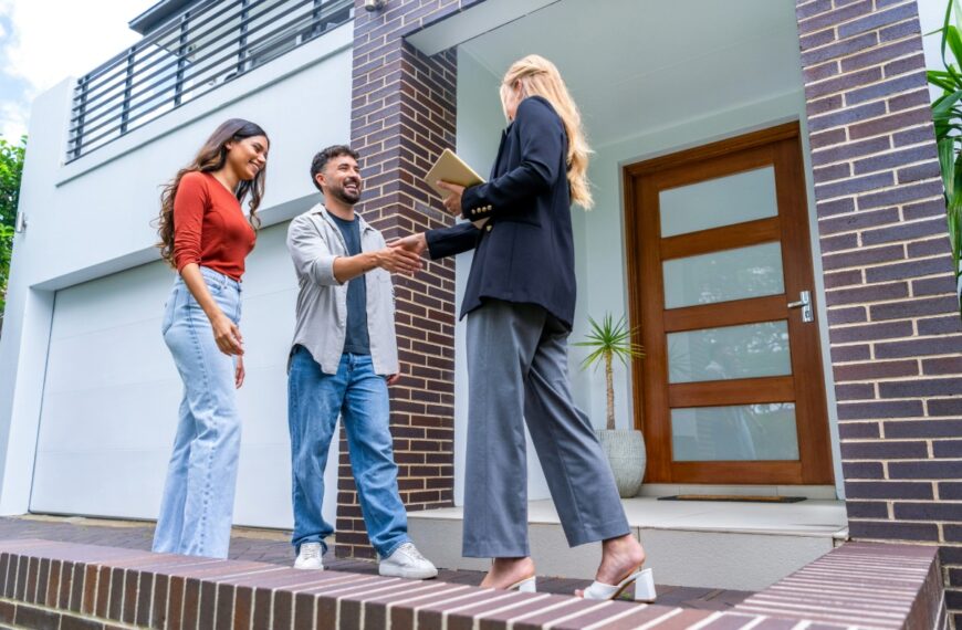 Essential Rental Guide for Newcomers: Budget to Lease Signing