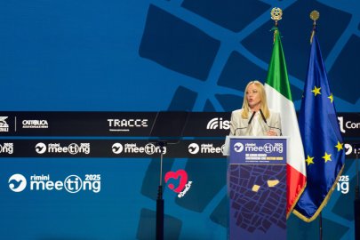 Italian PM Vows to Overcome Legal Hurdles on Migration