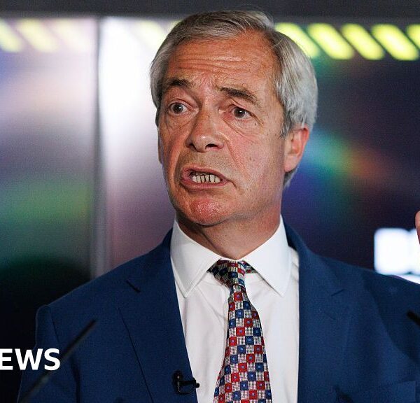 Nigel Farage Calls Illegal Migration a Major National Threat