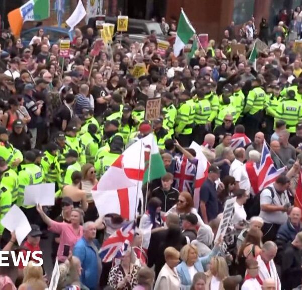 Pro- and Anti-Migration Protests Erupt Across the UK