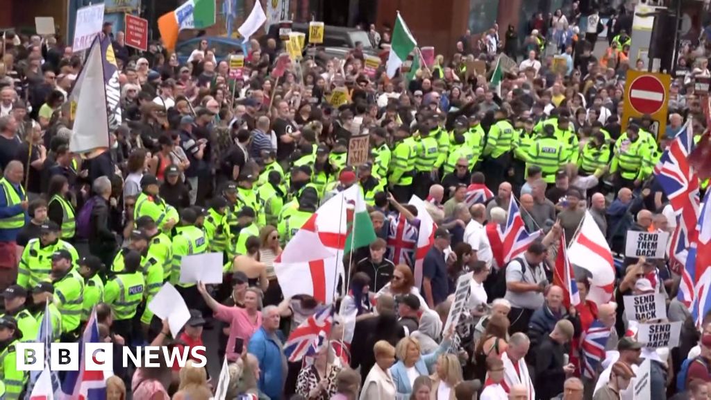 Pro- and Anti-Migration Protests Erupt Across the UK