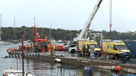 Tragic Boat Sinking Near Mallorca: Casualties and Missing Persons