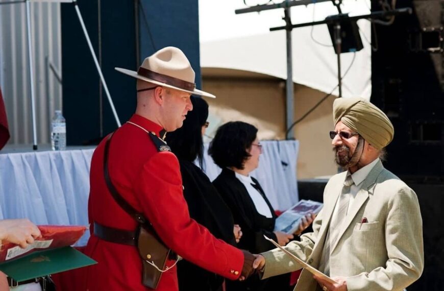 What Happens at a Canadian Citizenship Ceremony?