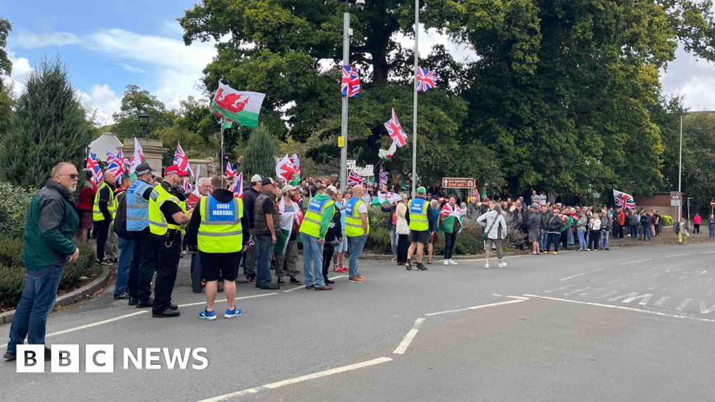 Newtown Protest Against Illegal Immigration Draws Hundreds